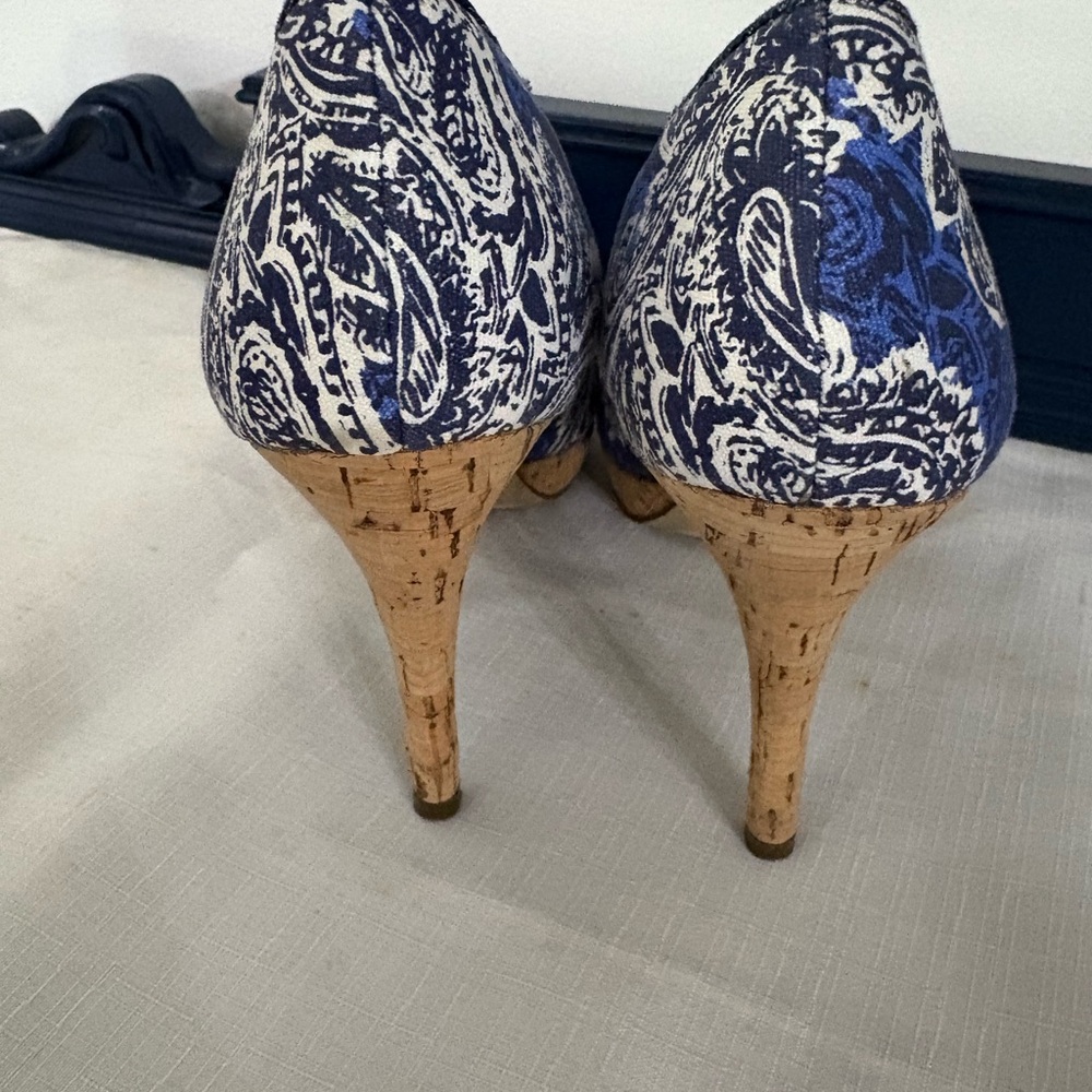 Nine West Elegant Blue and White Paisley Women's Heels Size 7 - Picture 6 of 7